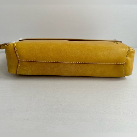 ✨New FRYE Reed Flap Leather Crossbody Bag Sunflower - Picture 5 of 11